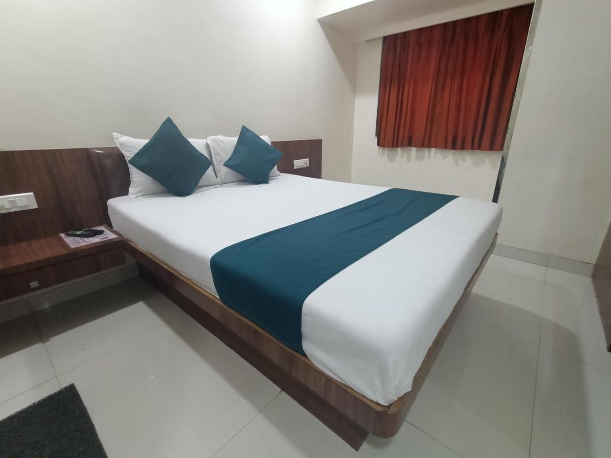 Hotel Samadhan Powai 2*